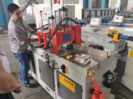 آلة قطع المنشار الألومنيوم الآلي CNC لقطع الأنابيب والعصا من الألومنيوم