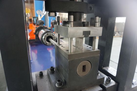 آلة ثقب الأنابيب التلقائية CK60CNC-3 ثقب CNC عالي الدقة